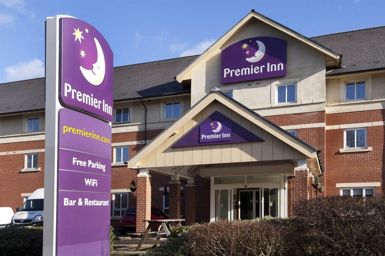 Premier Inn Gatwick Crawley Town West Exterior photo